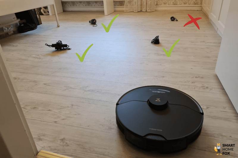 The Roborock S7 MaxV Ultra during the object detection test of rolled-up cables.